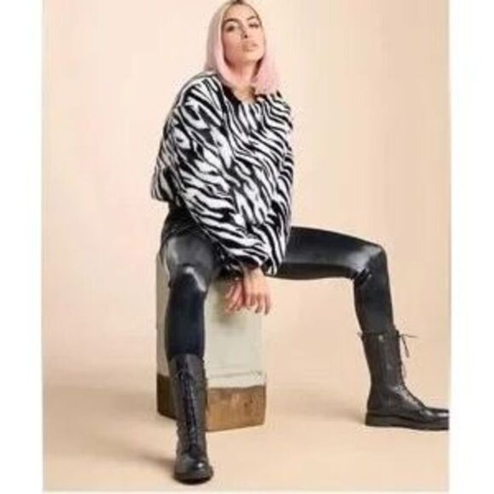 Lita Ciera/Revolve NWT Boxy Crop Zebra Print Faux Fur Coat Size Medium MSRP $348